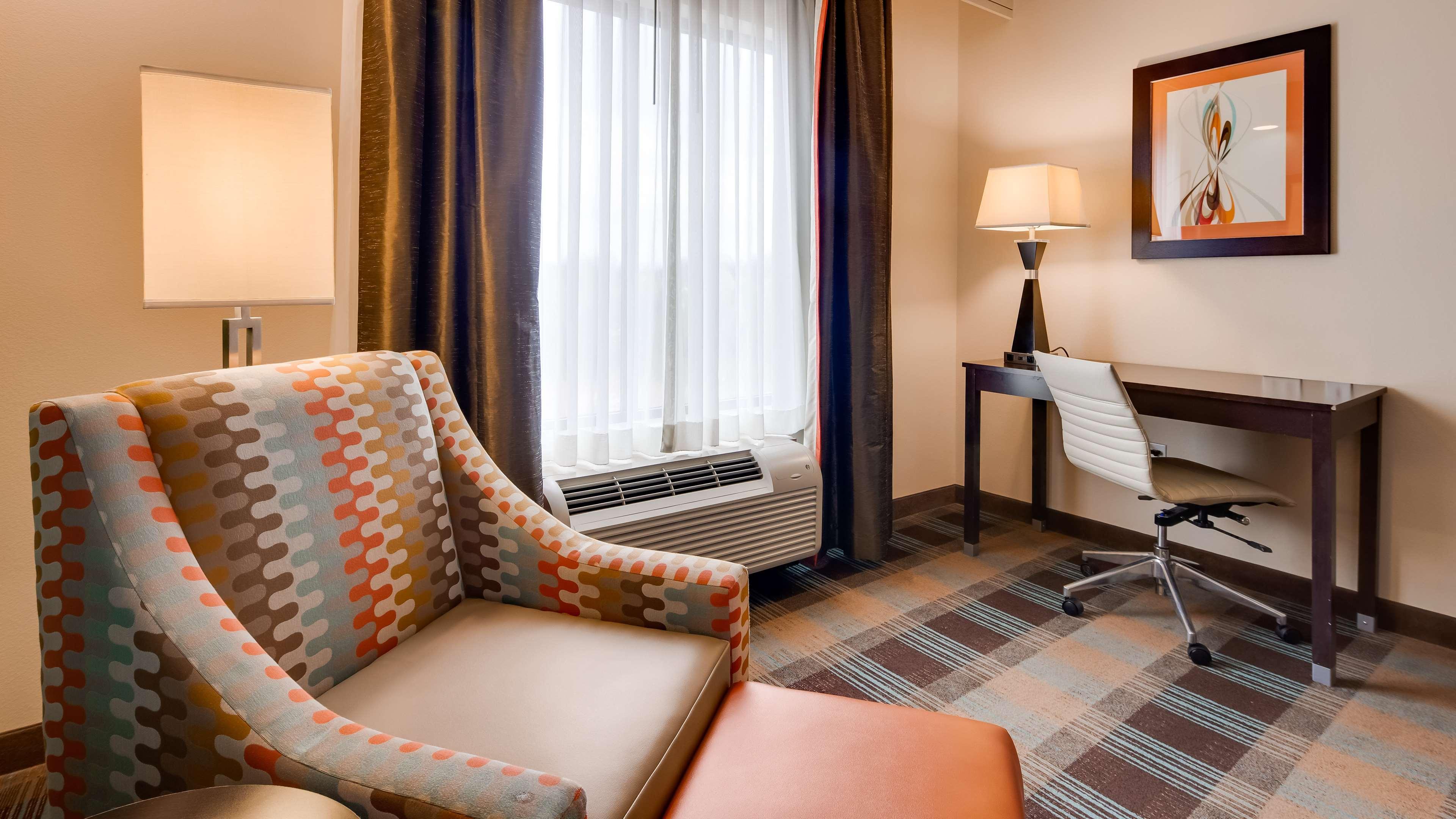 Best Western Plus Atrium Inn & Suites Clarksville Exteriör bild