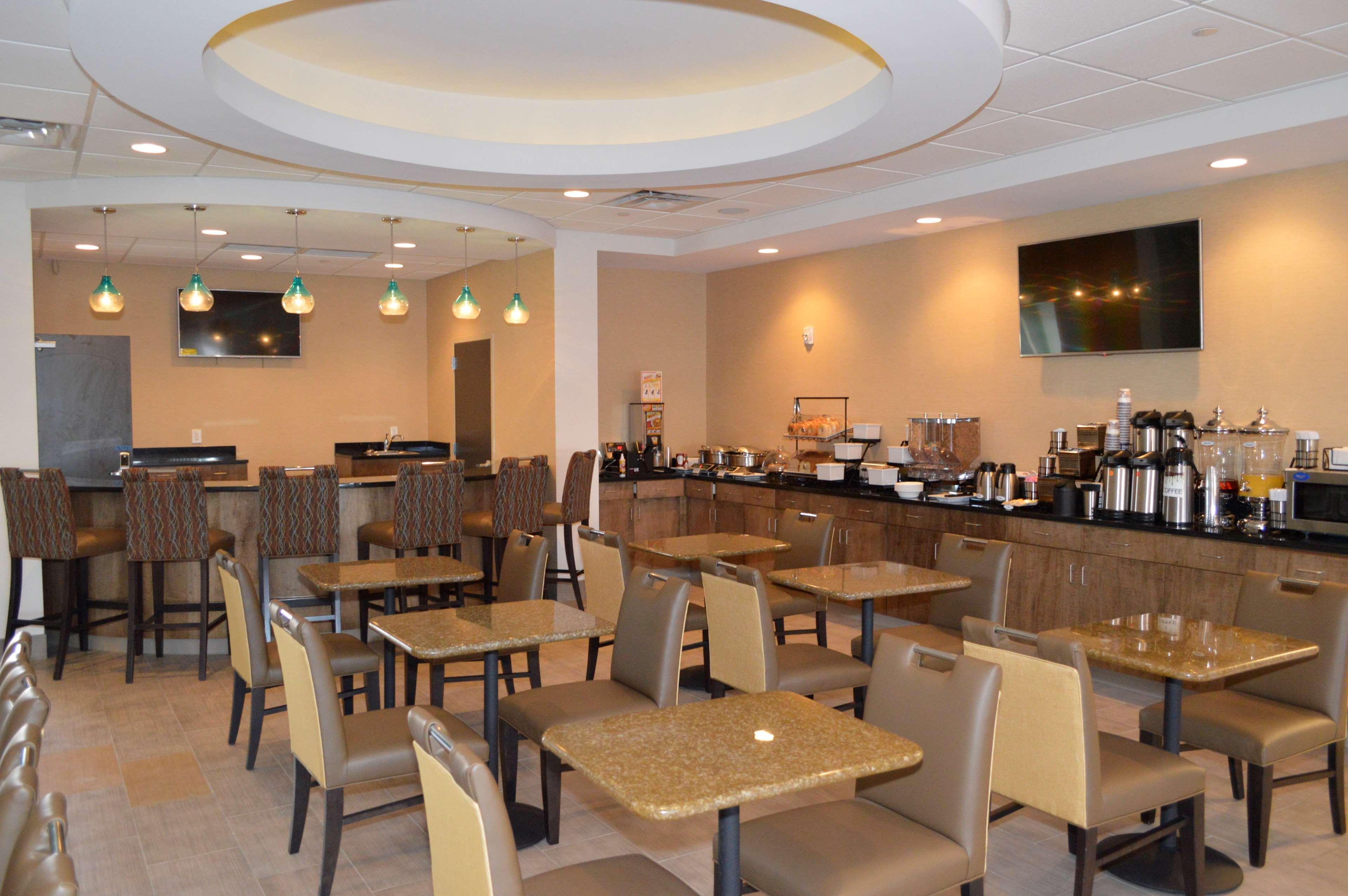 Best Western Plus Atrium Inn & Suites Clarksville Exteriör bild